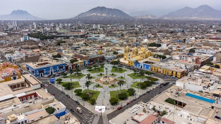 Trujillo, Peru: north coast cotton agriculture and cut-and-sew