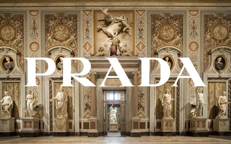 Fundação Prada em Roma com instalação artística Damien Hirst, representando o cruzamento arte-moda que caracteriza o posicionamento intelectual da casa milanesa.