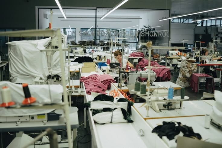How to Order a Clothing Sample from a Manufacturer (Complete Guide 2026)