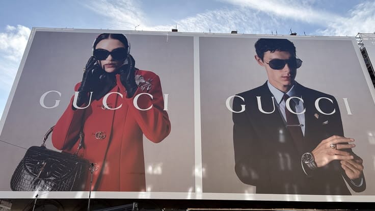 Editorial Gucci 2024 representando a estética visual das grandes casas italianas de luxo em ready-to-wear e acessórios de couro.