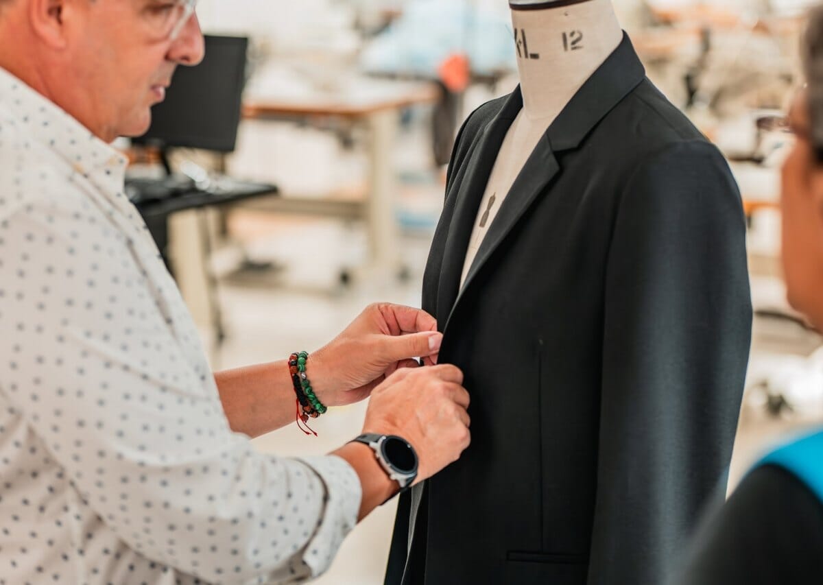 Blazer fitting on a mannequin at Twintex in Fundão