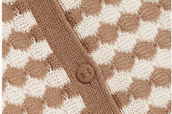 Two-tone knit cardigan with a button