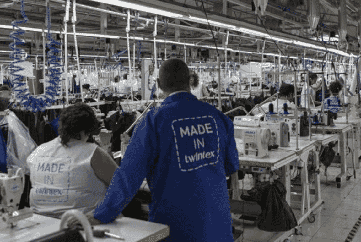 Tecelagem e confecção Twintex no Vale do Ave: fabric popelina e linho para camisaria e womenswear.