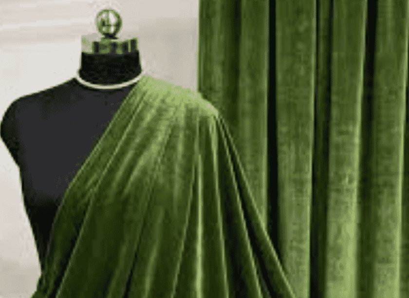 Amostra de panne velvet com pile inclinado e superfície ultra-lustrosa, usada em vestidos slip